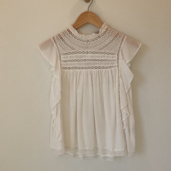 Love the label—M, L—Ruffle laced sleeveless blouse tank